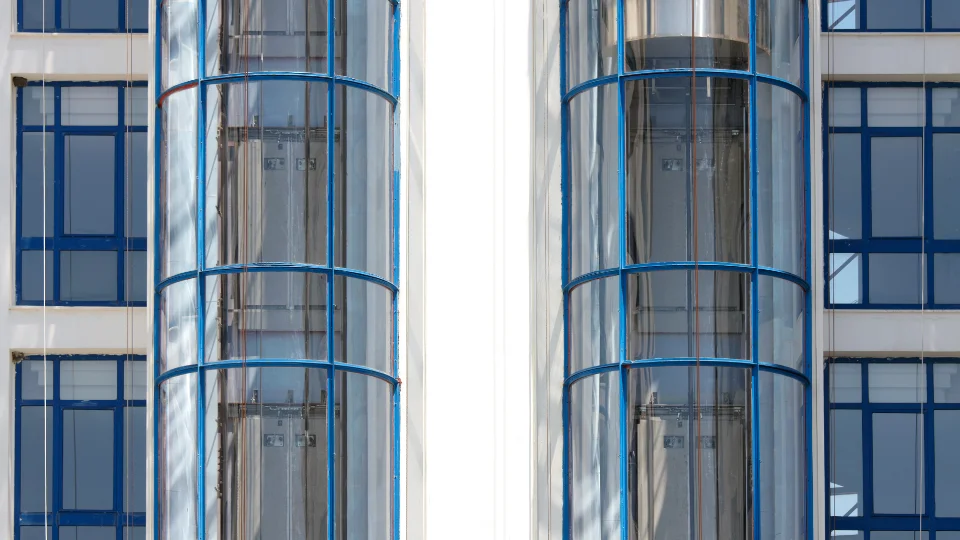 Exploring the Latest Trends in Modern Glass Elevators